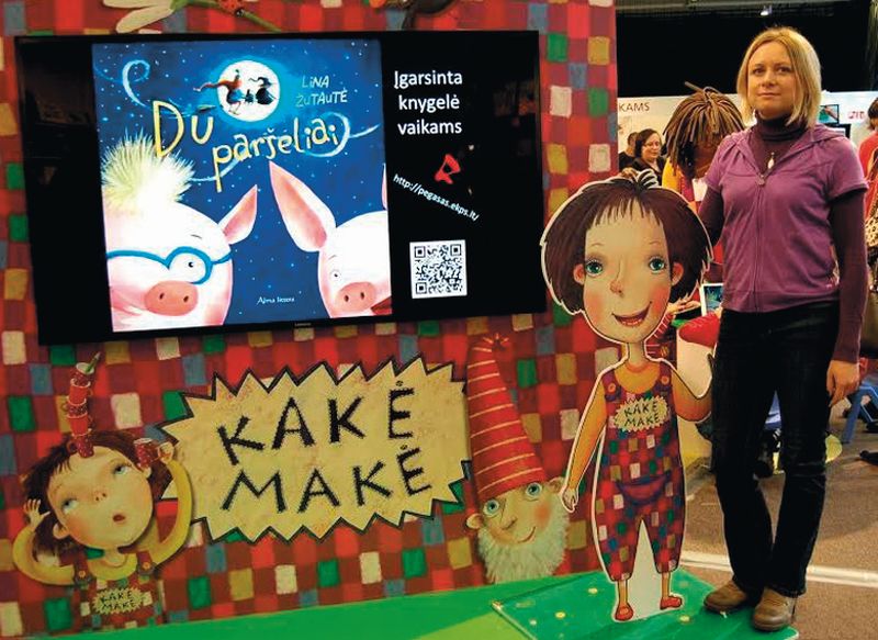 Lina Žutautė su savo knygos personažu Lina Žutautė su savo knygos personažu