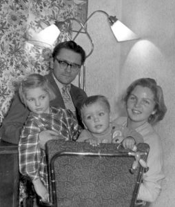 A. Baltakis su šeima apie 1960 m.
