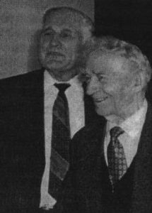 B. Brazdžionis (dešinėje) ir J. Linkevičius