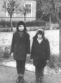 Valdas Kukulas (kairėje) Druskininkų sanatorijoje 1969 m.