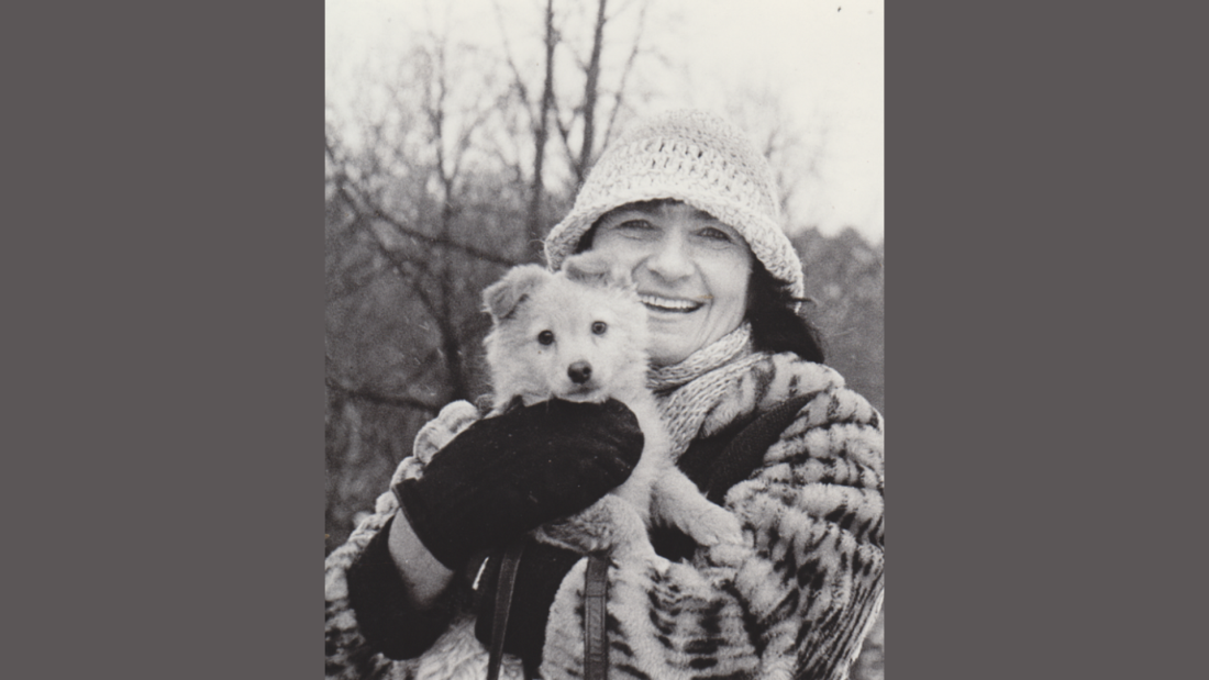 Emilija Liegutė su augintiniu apie 1987 m. Algimanto Žižiūno fotografija. Maironio lietuvių literatūros muziejaus nuosavybė (nuotrauka publikuota žurnale „Rubinaitis“ 2022 m. Nr. 2) Emilija Liegutė su augintiniu apie 1987 m. Algimanto Žižiūno fotografija. Maironio lietuvių literatūros muziejaus nuosavybė (nuotrauka publikuota žurnale „Rubinaitis“ 2022 m. Nr. 2)