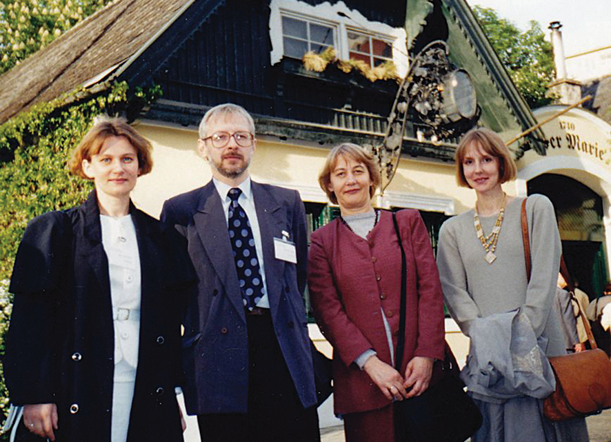 IBBY – UNESCO seminare Vienoje (Austrija). 1997 m. Iš kairės: Nijolė Kuolienė, Kęstutis Urba, Aldona Augustaitienė, Silvija Tretjakova